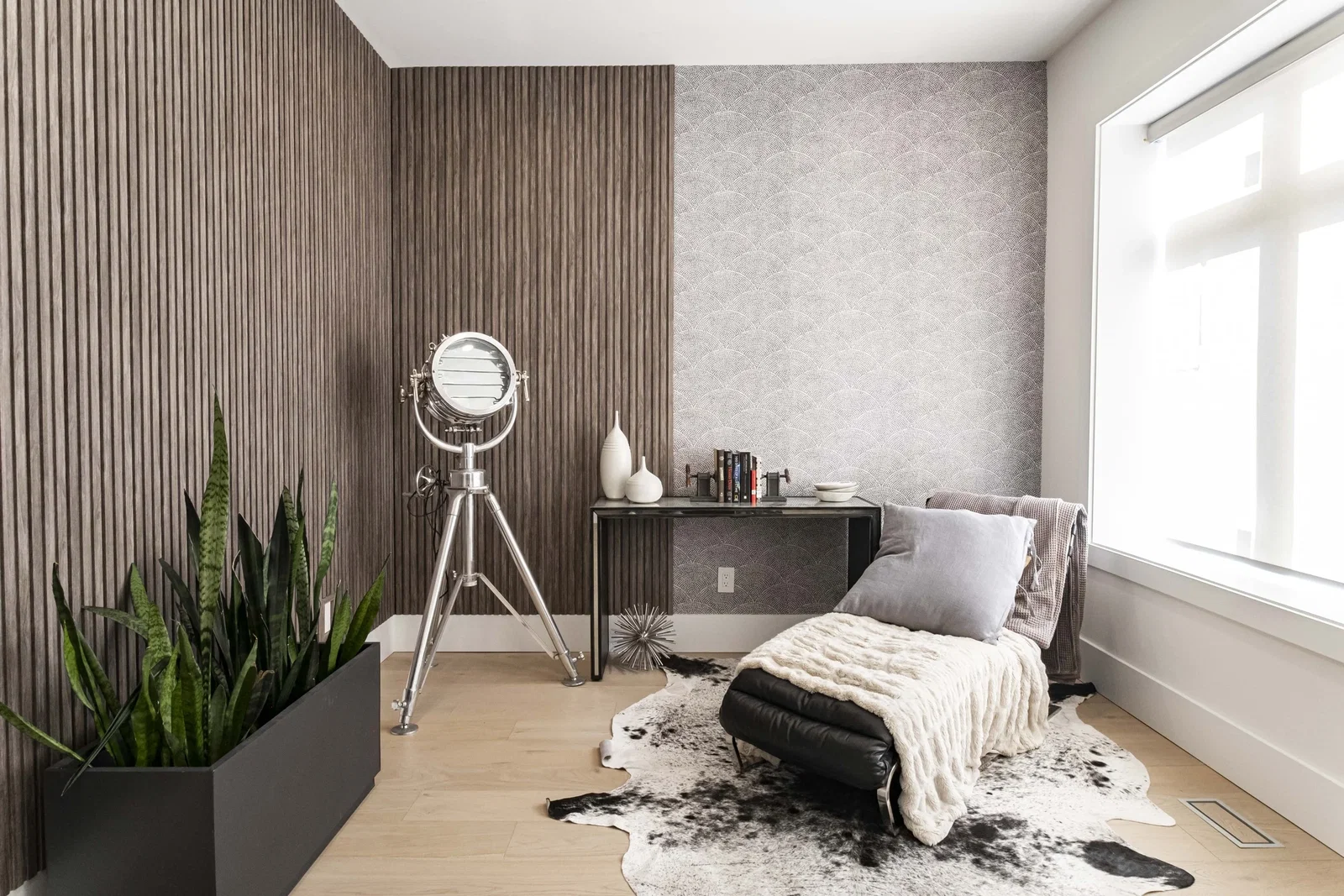 Bedroom sitting area